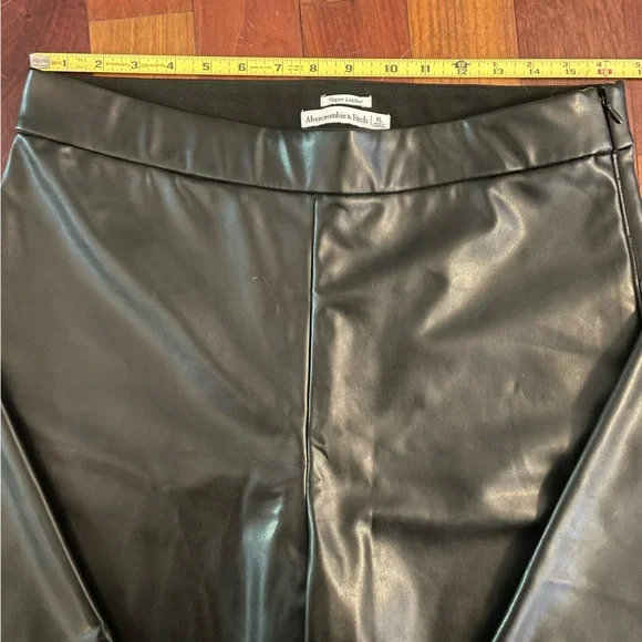 Abercrombie & Fitch Black Faux Leather Pants - Picture 4 of 9
